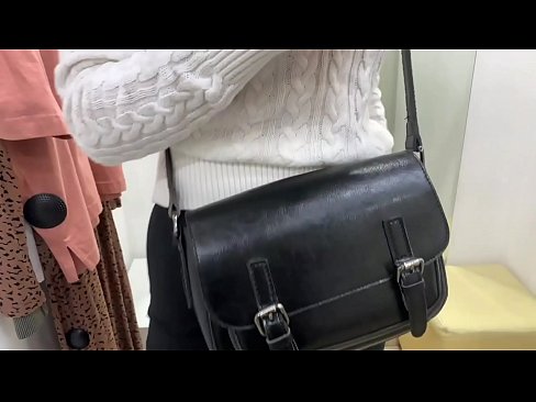 ❤️ Masturbim publik i kurvës së re FeralBerry me një dildo në dhomën e montimit Video porno tek ne sq.pornmega.ru ❌️❤
